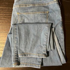 Universal Thread - Light Wash Skinny Jean Basic - Size 18W